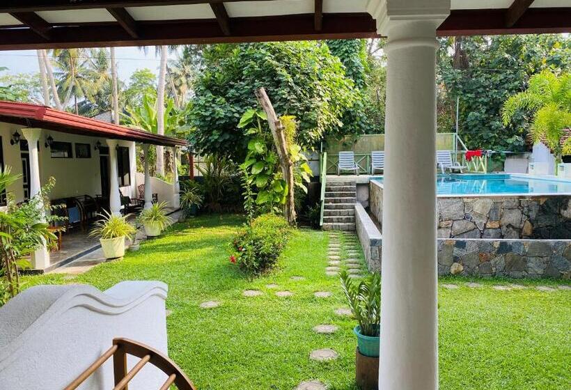 Номер Стандарт Вид на Сад, Nature Villa Unawatuna