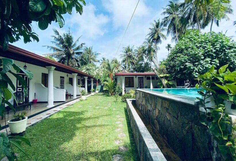 Трехместный Номер Стандарт Вид на Сад, Nature Villa Unawatuna