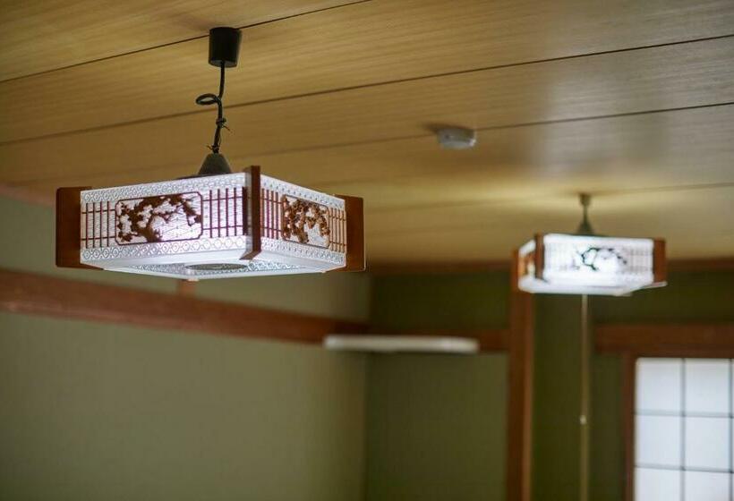 标准三人间, 芙蓉山居煙霞ー元富士の屋旅館ー