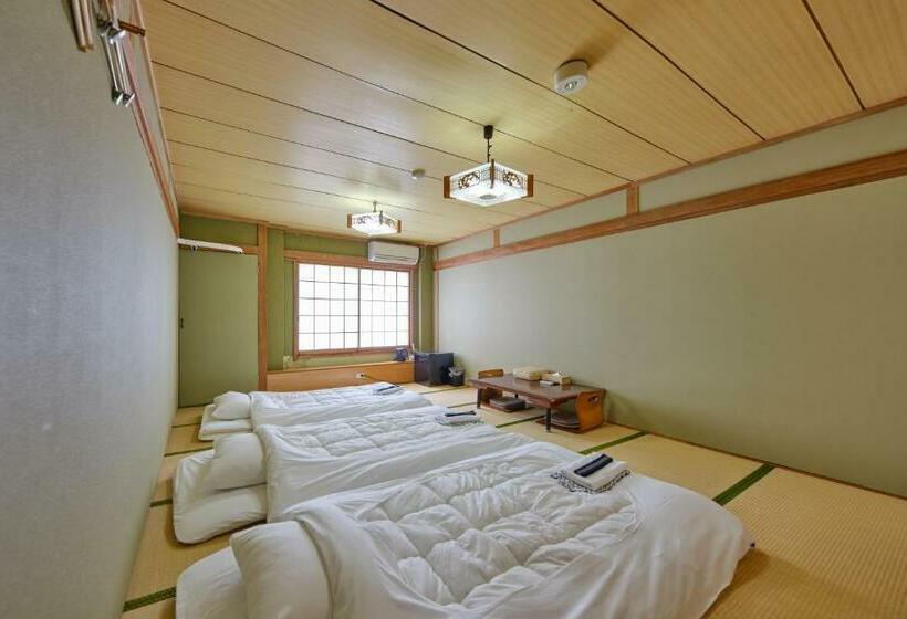 标准三人间, 芙蓉山居煙霞ー元富士の屋旅館ー