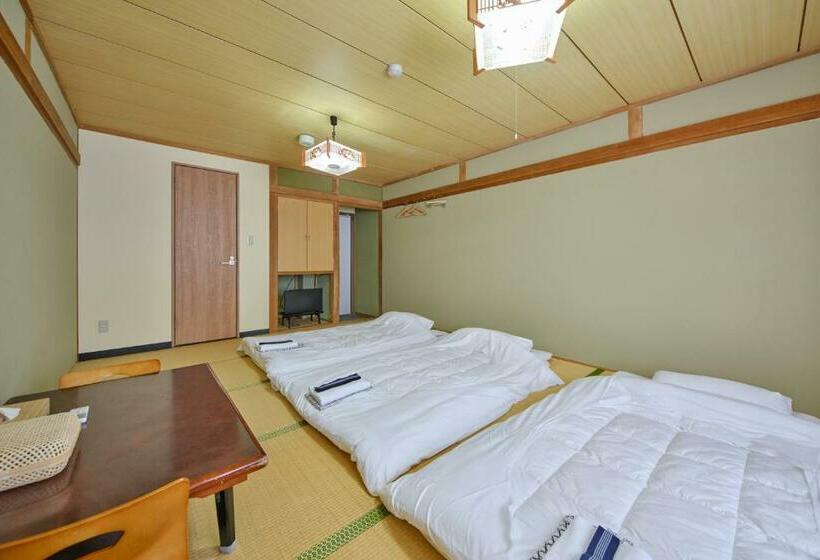 标准三人间, 芙蓉山居煙霞ー元富士の屋旅館ー