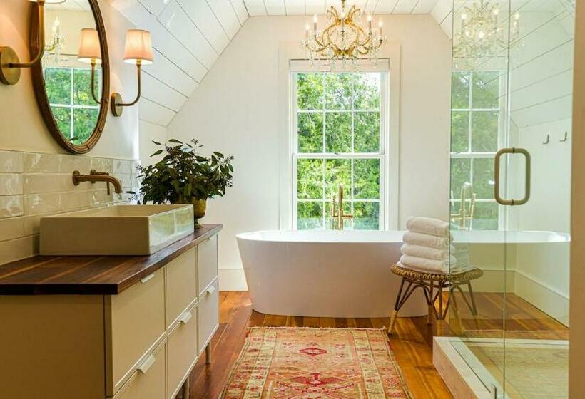 Deluxe Suite, Kubli Haus