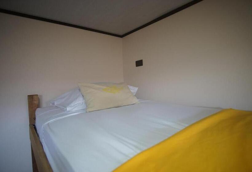 سرير فى غرفة مشتركه, Argdivan Hostel