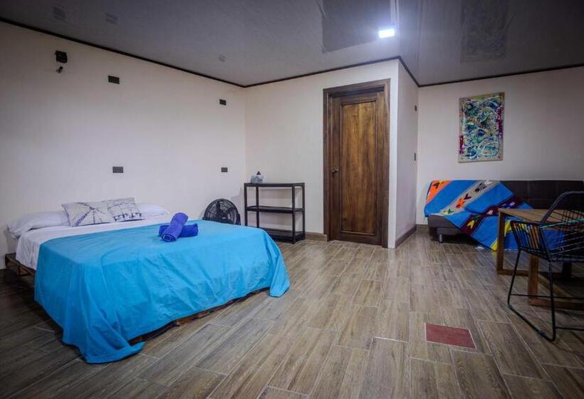 شقة غرفة واحدة, Argdivan Hostel
