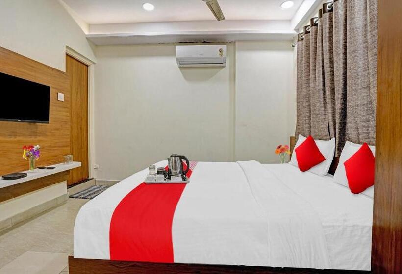 חדר קלאסי לשלושה, O The Silver Nest