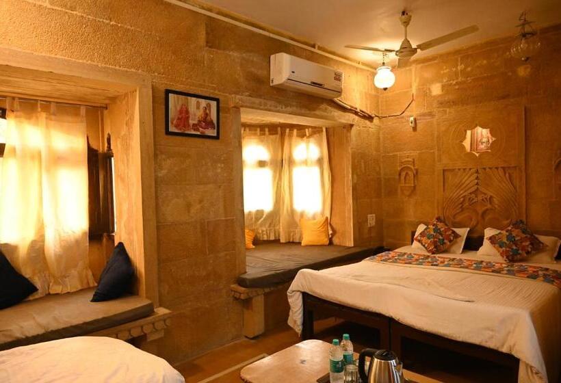 高级家庭房间, Navodaya Jaisalmer