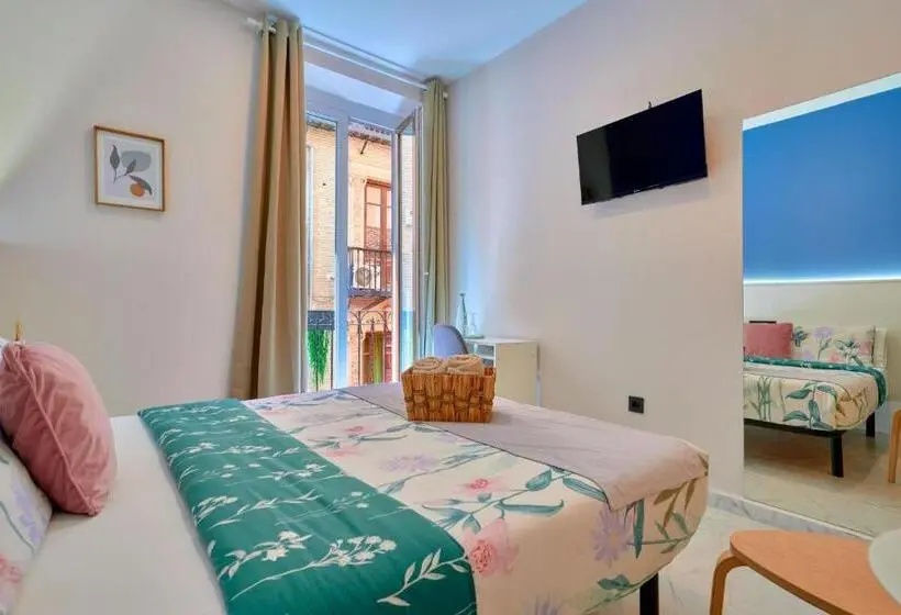 اتاق لوکس با بالکن, Casa Vestali