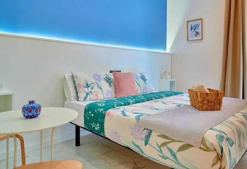 اتاق لوکس با بالکن, Casa Vestali