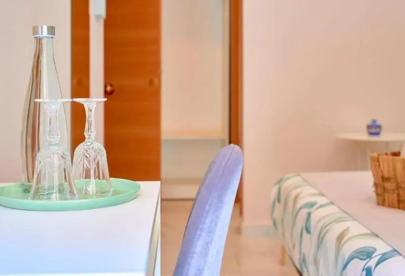 اتاق لوکس با بالکن, Casa Vestali