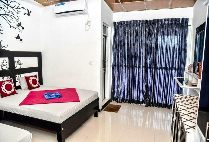 디럭스 룸, New Isuru City