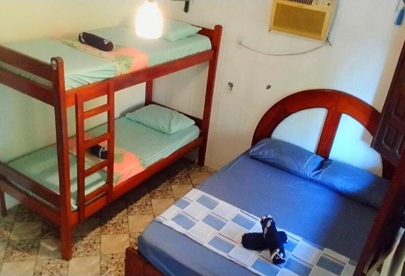 Balkonlu 4 kişilik Standart Oda, Jurema Hostel