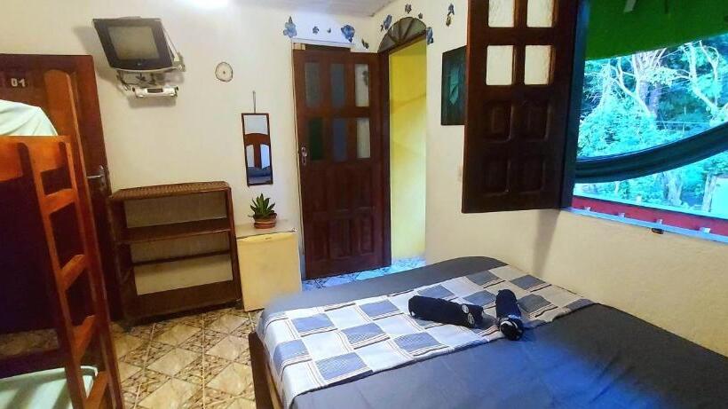 Balkonlu 4 kişilik Standart Oda, Jurema Hostel