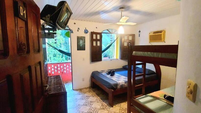 带阳台标准四人间, Jurema Hostel