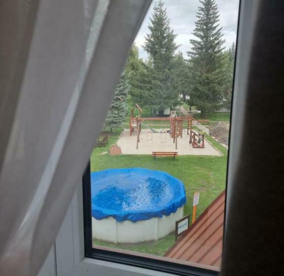 חדר סטנדרט לארבעה, Penzion U Skály