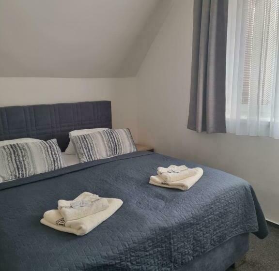 חדר סטנדרט לארבעה, Penzion U Skály