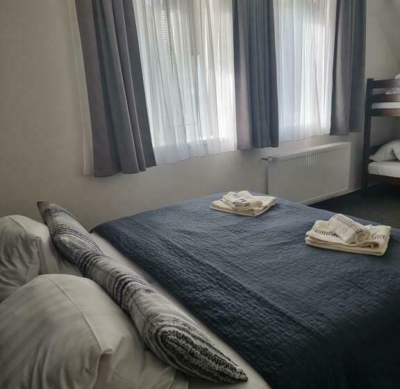 חדר סטנדרט לארבעה, Penzion U Skály