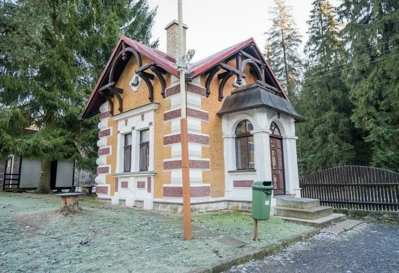 デラックストリプルルーム, Penzion U Skály