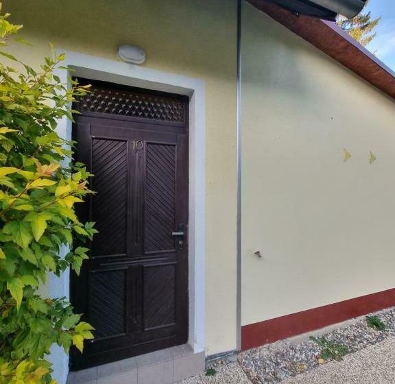 חדר משפחתי, Penzion U Skály