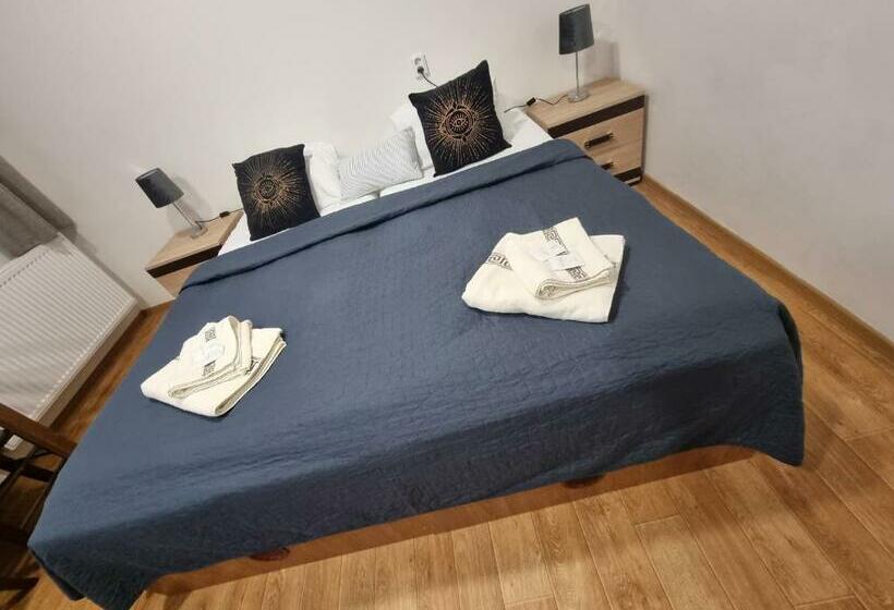 חדר משפחתי, Penzion U Skály