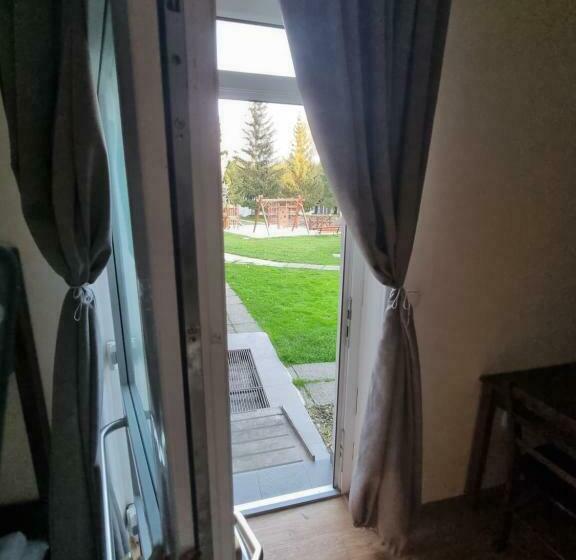 חדר משפחתי, Penzion U Skály