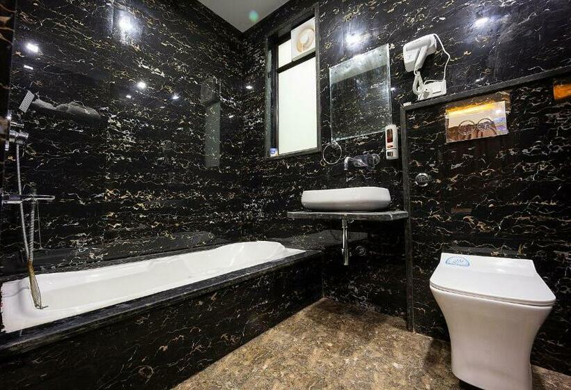 Superior Room King Size Bed, Keptown