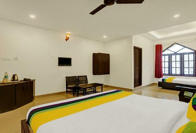 Номер Deluxe, Itsy Hotels Regalia Grand, 500 Mtrs From Madikeri Fort