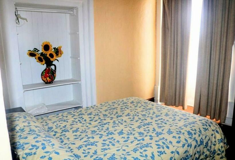 غرفة قياسية, Casa Blanca