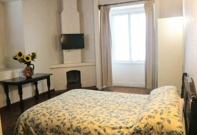 غرفة قياسية, Casa Blanca