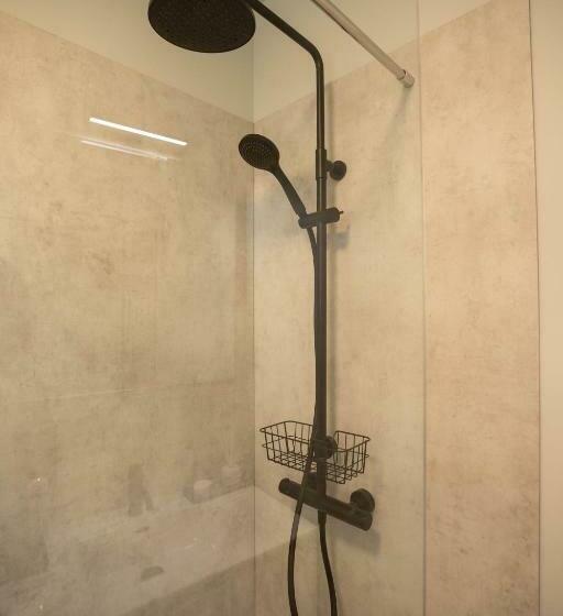 غرفة قياسية مزوَّدة بتراس, City Housing Genk