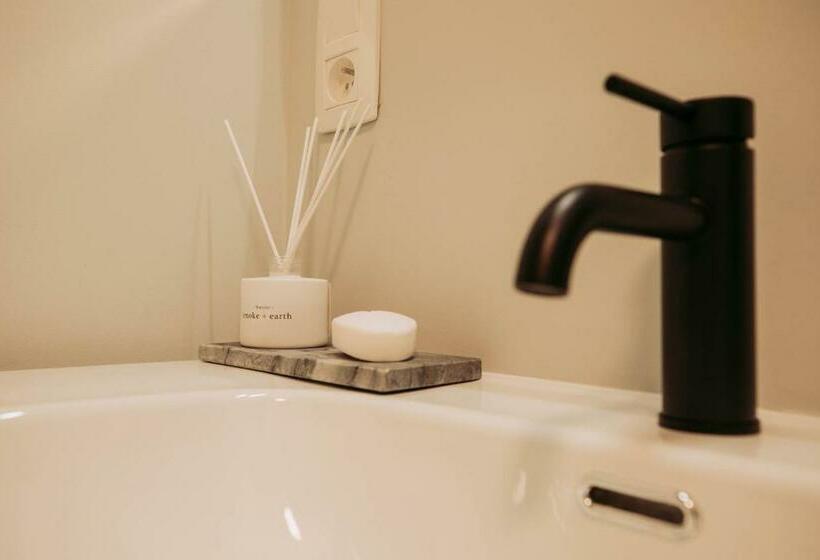 غرفة قياسية مزوَّدة بتراس, City Housing Genk