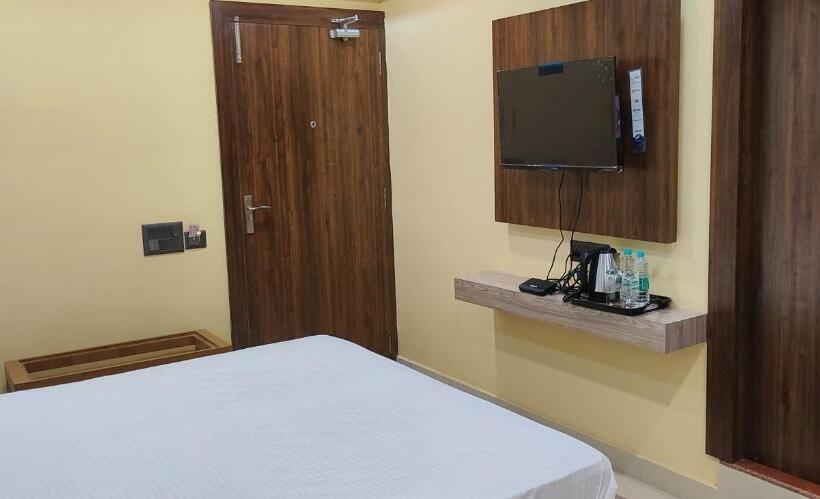 Номер Deluxe, Staymaker Hotel Bhagwan   Only Indian Citizens Allowed