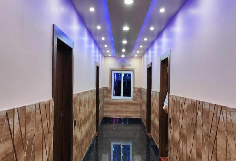 Номер Deluxe, Staymaker Hotel Bhagwan   Only Indian Citizens Allowed