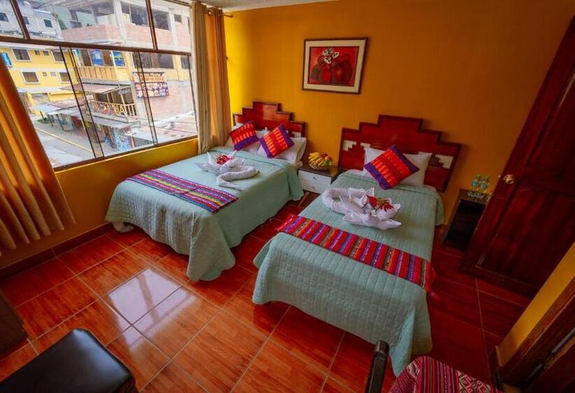 اتاق خانوادگی, Yacumama Santa Teresa