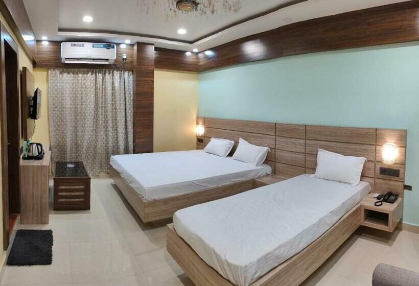 Номер Deluxe, Staymaker Hotel Bhagwan   Only Indian Citizens Allowed