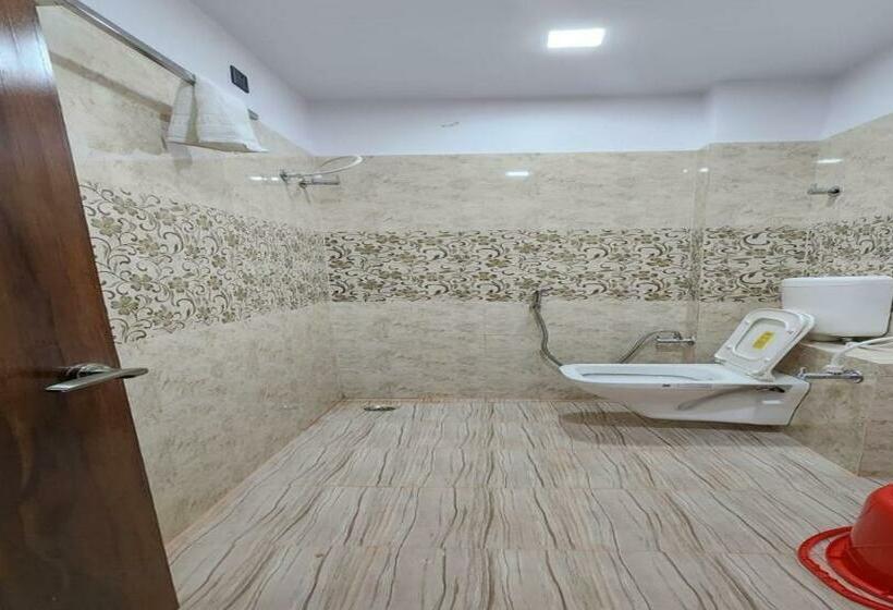 Номер Deluxe, Staymaker Hotel Bhagwan   Only Indian Citizens Allowed