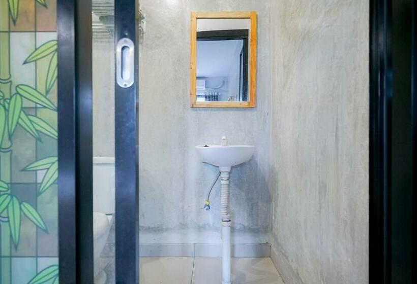 Номер Superior, Urbanview Hotel Syariah De Umbrella Ciputat