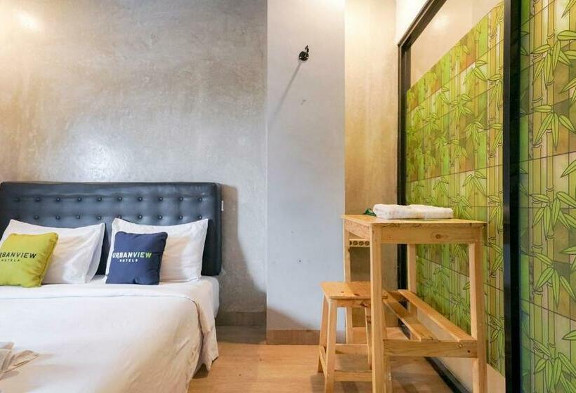 Номер Superior, Urbanview Hotel Syariah De Umbrella Ciputat