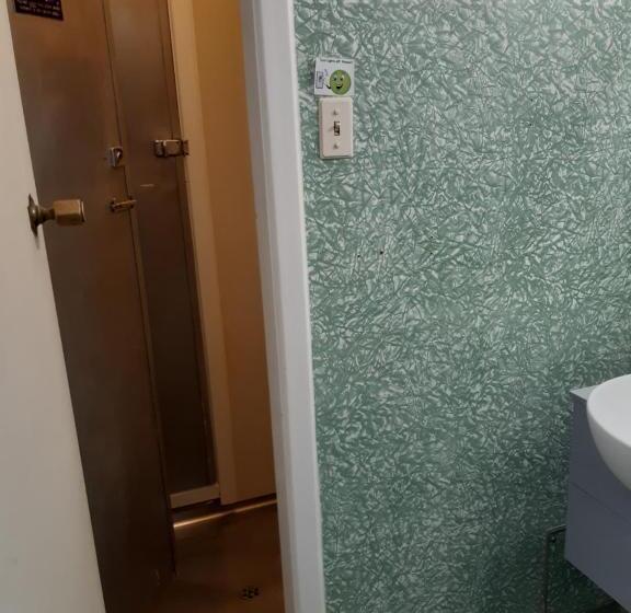 חדר סטנדרט חדר אמבטיה משותף, Ariki Backpackers