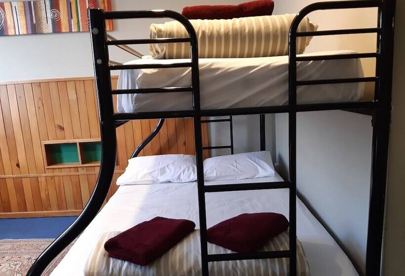 חדר משפחתי, Ariki Backpackers