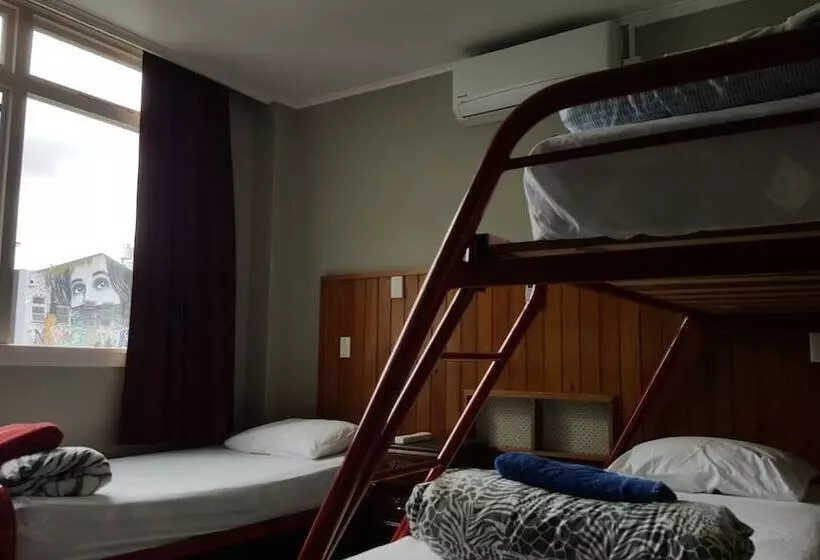 ルームシェアのワンベッド, Ariki Backpackers