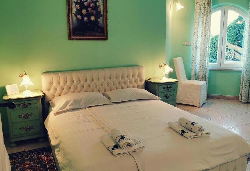 اتاق لوکس چهار تخته, Casa Oasa