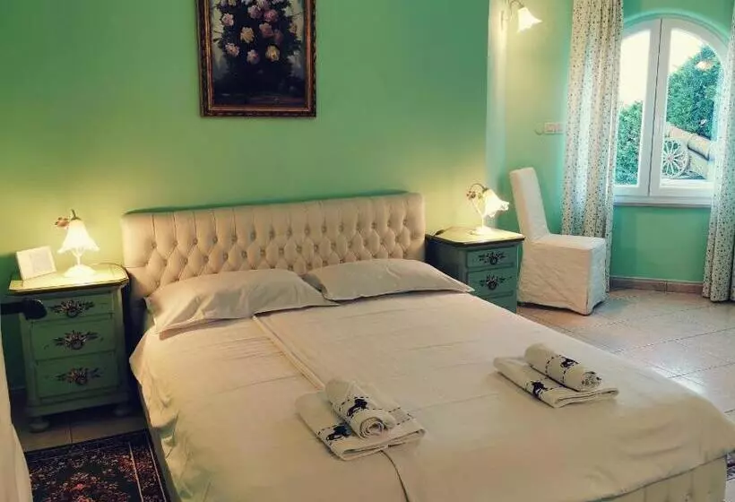 اتاق لوکس چهار تخته, Casa Oasa