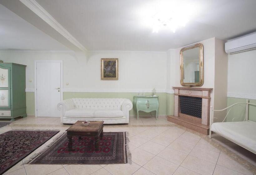 سوییت با چشم‌انداز استخر, Casa Oasa