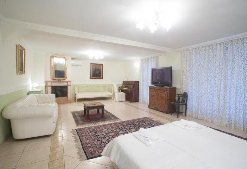 سوییت با چشمانداز استخر, Casa Oasa