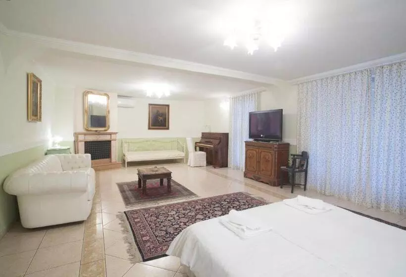 سوییت با چشم‌انداز استخر, Casa Oasa