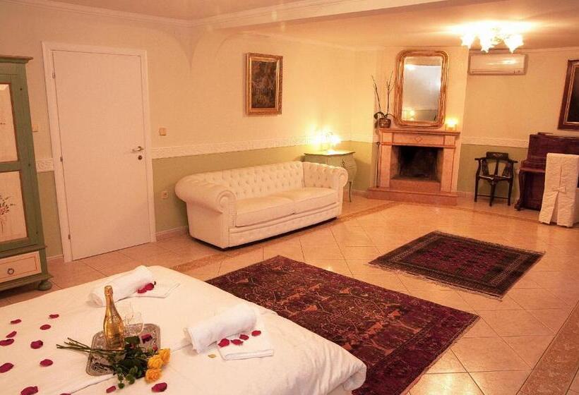 سوییت با چشمانداز استخر, Casa Oasa