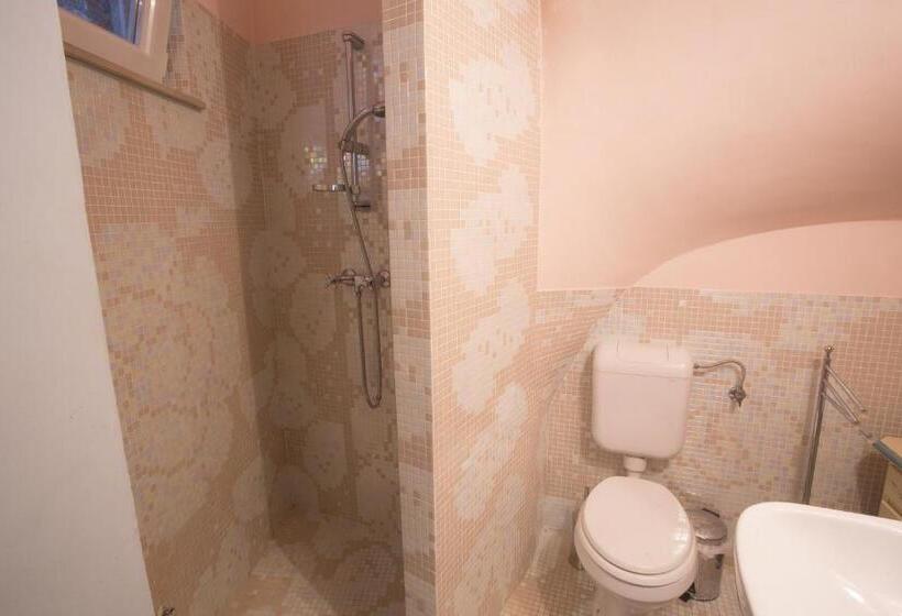 اتاق استاندارد سه تخته با چشمانداز استخر, Casa Oasa