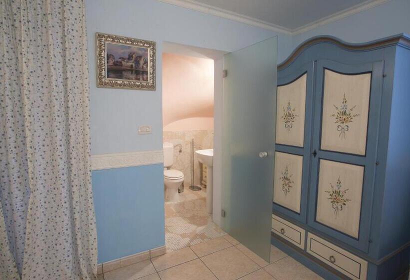 اتاق استاندارد سه تخته با چشمانداز استخر, Casa Oasa