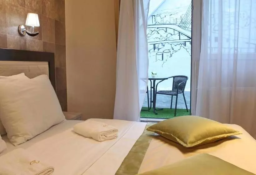 اتاق استاندارد با تراس, Garni Hotel Vozarev