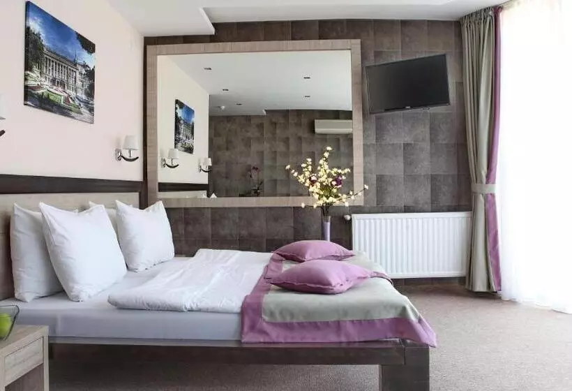 اتاق راحتی, Garni Hotel Vozarev